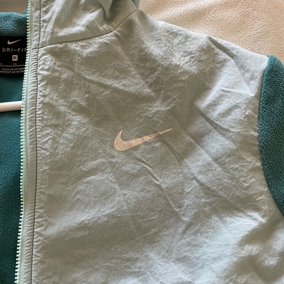 Nike Jacket - Picture 3 of 6